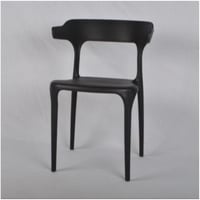 كرسي يتحمل الحرارة والامطار