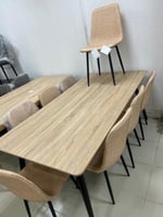 طقم طاولة طعام مودرن 8 كراسي لون خشبي فاتح