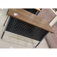 مكتب لون خشبي غامق