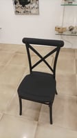 كرسي اسود داخلي وخارجي يتحمل الحرارة والامطار
