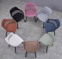 طقم 5 كراسي فايبر عدة ألوان تتحمل الحرارة والأمطار