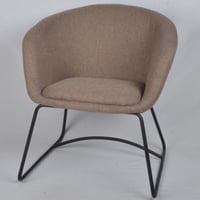 كرسي قماش بني