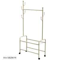 علاقة ملابس عدة موديلات