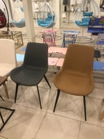 طقم طاولة وكرسيين