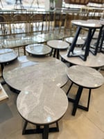 طقم طاولات بورسلان عدة الوان