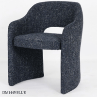 كرسي عدة ألوان