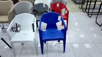كرسي بلاستيك عدة ألوان