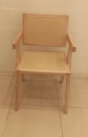 كرسي راتان وخشب لون خشبي