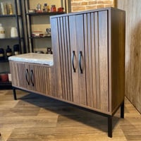 جزامة مع مقعد جلوس بني غامق