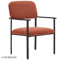 كرسي عدة ألوان