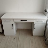 مكتب أبيض عدة مقاسات وألوان