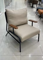 طقم 2 كرسي جلد فخم بيج تكاية خشب