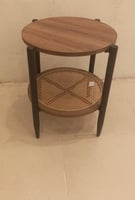 طاولة خشب مع راتان لون بني 45 سم