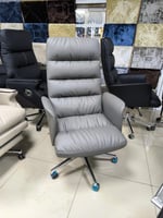 كرسي مكتب جلد فخم عدة الوان