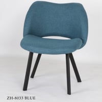 كرسي عدة ألوان