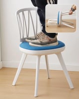 كرسي عدة ألوان