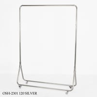 علاقه ملابس وعبايات عدة الوان