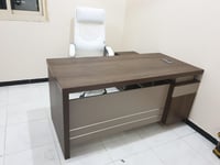مكتب 140و160 سم لون خشبي