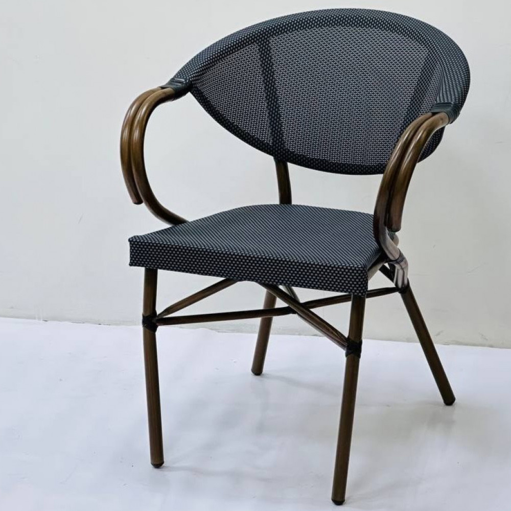 كرسي حديقة رمادي يتحمل الحرارة والامطار