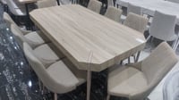 طقم طاولة و ثمانية كراسي