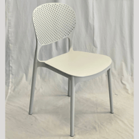 كرسي عدة ألوان