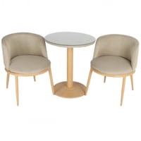 طاولة مع كرسيين بيج