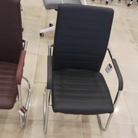 كرسي مكتبي جلد لون اسود