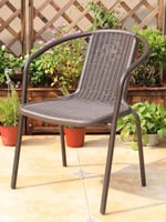 كرسي يتحمل الحرارة والامطار