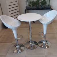 طقم طاولة وكرسيين بار