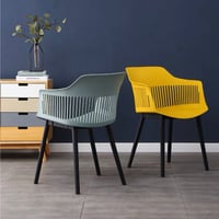 طقم 5 كراسي فايبر عدة ألوان تتحمل الحرارة والأمطار