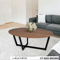 طاولة مستديرة لون بني