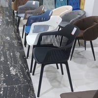 كرسي فايبر لون رصاصي مع طبقة اسفنج