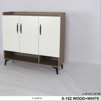 دولاب مع ثلاث أبواب خشبي وأبيض