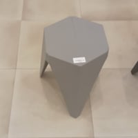 طاولة تتحمل الحرارة والامطار