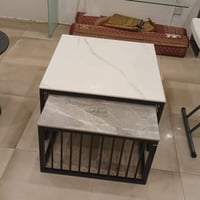 طاولة بورسلان رمادي وأبيض