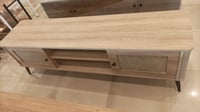 طاولة تلفزيون مقاس 180 سم خشبي فاتح