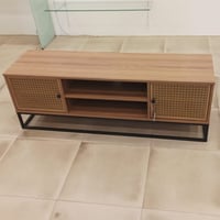 طاولة تلفزيون 140 سم