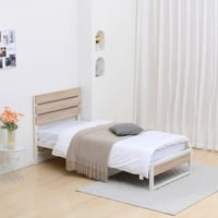 سرير مفرد معدني بتصميم خشبي أفقي