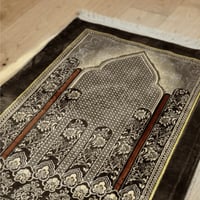 سجادة صلاة مخملية