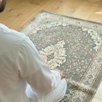 سجادة صلاة ميموري فوم مخملية