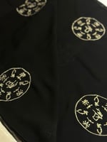 طرحه بشعار يوم التأسيس السعودي بلونين شعار