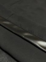 طرحة فاخرة مطرزة بالجلد