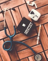 كڤر ايربودز و بروشات اسنان (المجموعة الكاملة)