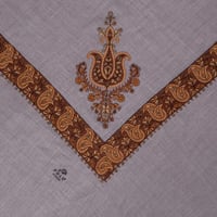 شال كشميري مطرز لون جردوني تطريز بيج ماركة بولو