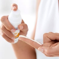 واقي شمس يوسيرين جل كريم أويل كنترول SPF50 للبشرة...