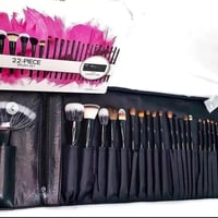 طقم فرش مكياج هارت بالم 22 قطعة منوعة