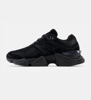 New Balance 9060 Achieves A “Triple Black (مخطط)