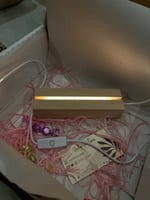 قاعدة مرايا مضيئة