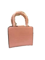 حقيبة نسائية متعددة الألوان