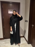 عباية وفاء اسود